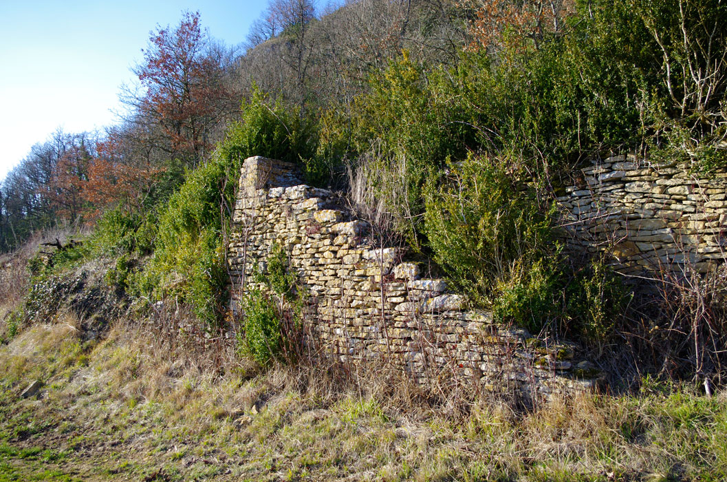 Meurger et escalier d'accès